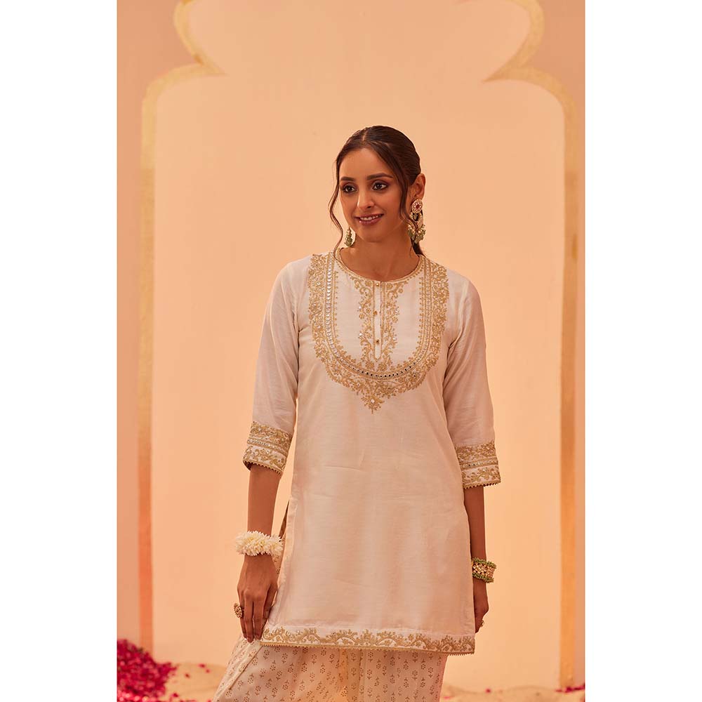 Sheetal Batra Daisy Ivory Kurta With Salwar And Dupatta (Set of 3)