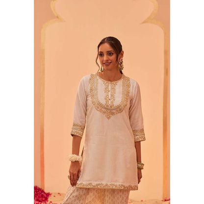Sheetal Batra Daisy Ivory Kurta With Salwar And Dupatta (Set of 3)