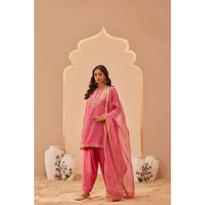 Sheetal Batra Pink Kurta With Salwar And Dupatta (Set of 3)