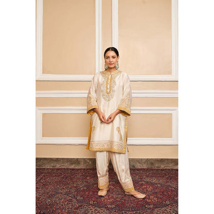 Sheetal Batra Daisy Ivory Kurta With Salwar And Dupatta (Set of 3)