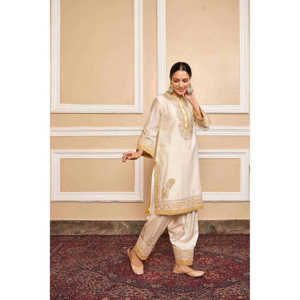 Sheetal Batra Daisy Ivory Kurta With Salwar And Dupatta (Set of 3)