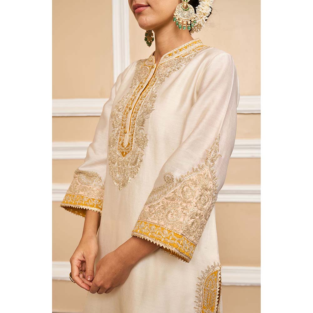 Sheetal Batra Daisy Ivory Kurta With Salwar And Dupatta (Set of 3)