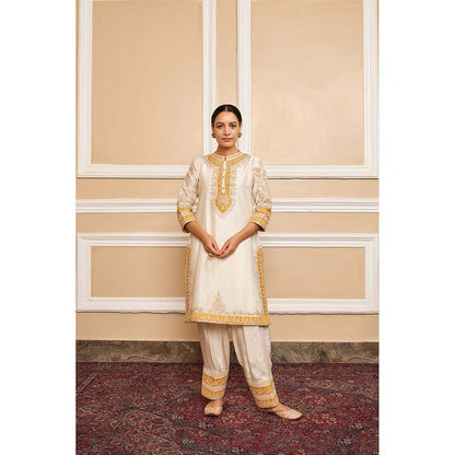 Sheetal Batra Daisy Ivory Kurta With Salwar And Dupatta (Set of 3)