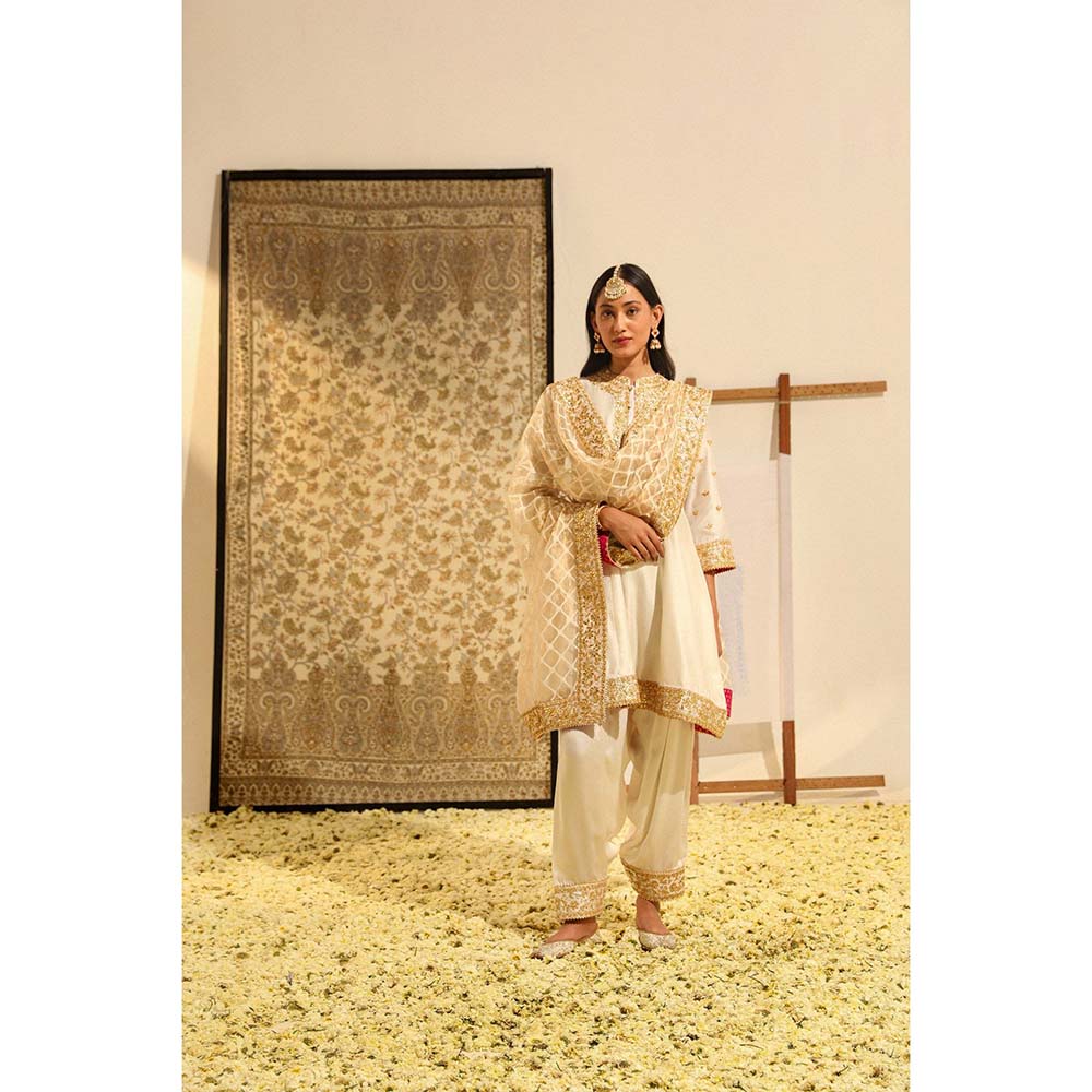 Sheetal Batra Ivory Intezaar Short Kurta with Salwar and Dupatta (Set of 3)