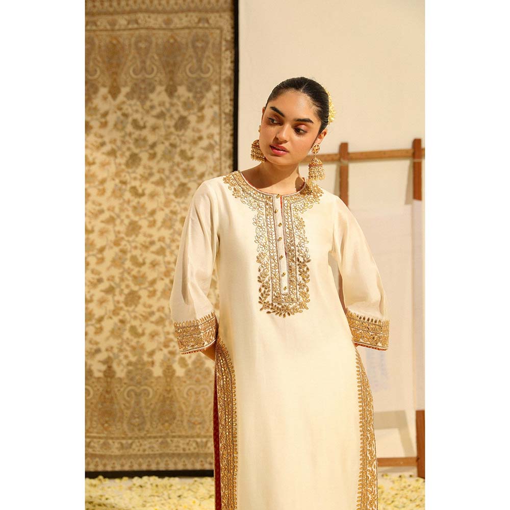Sheetal Batra Ivory Abbas Kurta with Skirt and Dupatta (Set of 3)