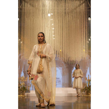 Sheetal Batra Ziana Daisy Ivory Short Straight Kurta with Salwar and Dupatta (Set of 3)