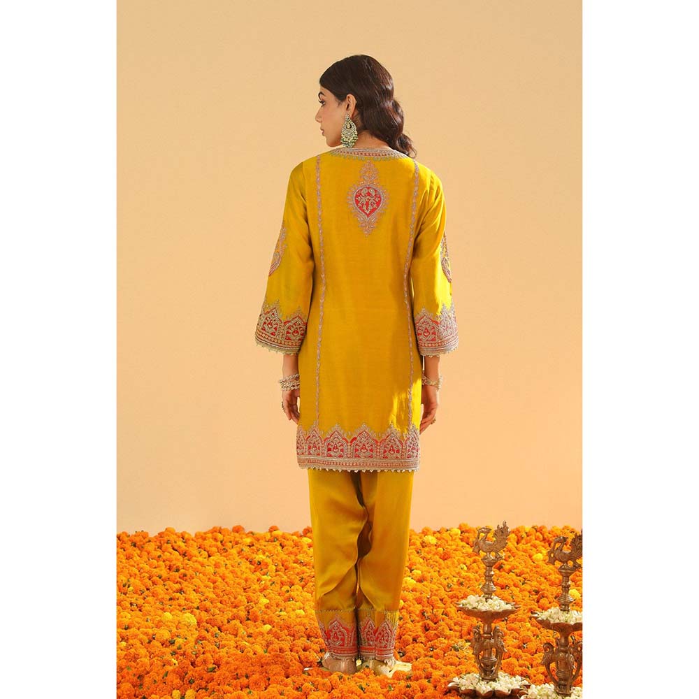 Sheetal Batra Mirha Mustard Short Straight Kurta with Salwar with Dupatta (Set of 3)