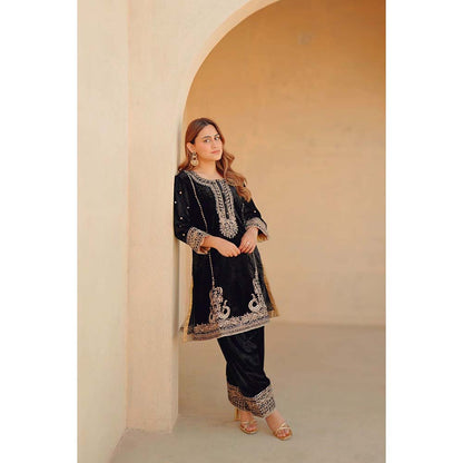 Sheetal Batra Black Ayat Short Kurta with Salwar (Set of 2)