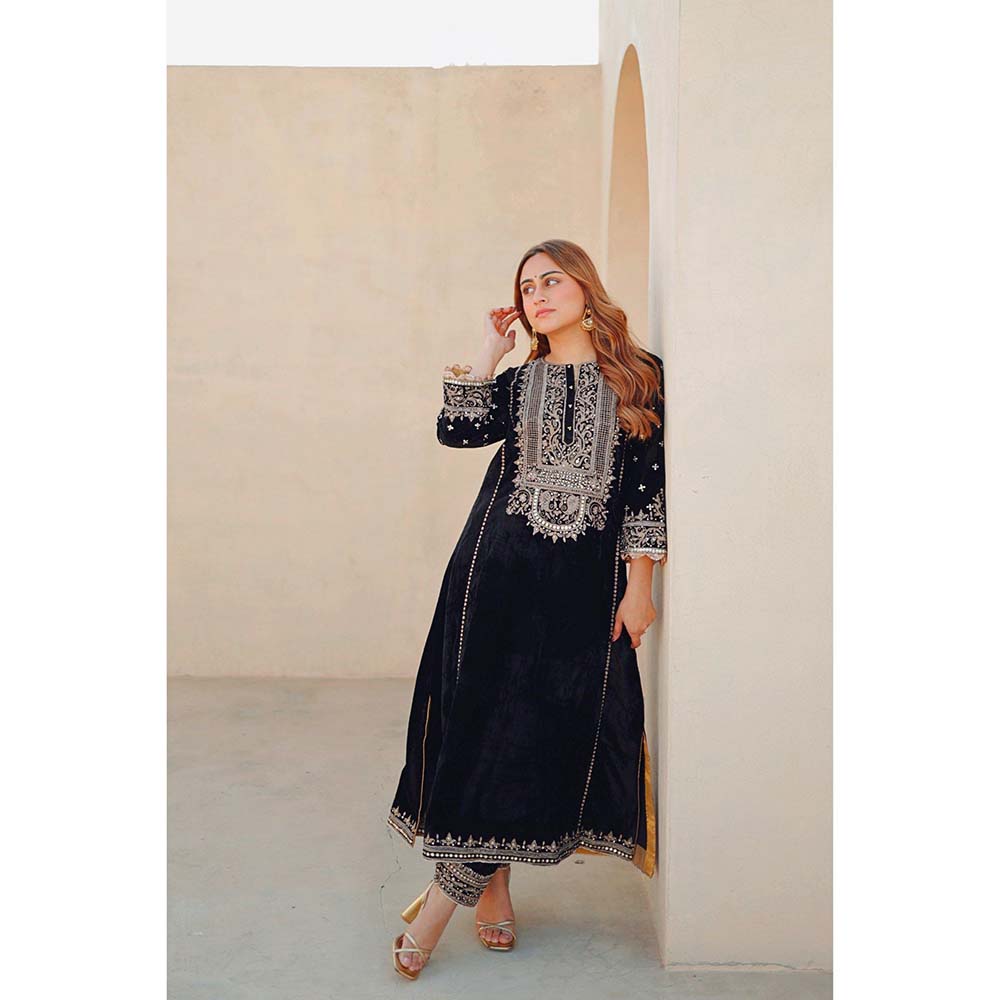 Sheetal Batra Black Marya Long ALine Kurta with Salwar (Set of 2)