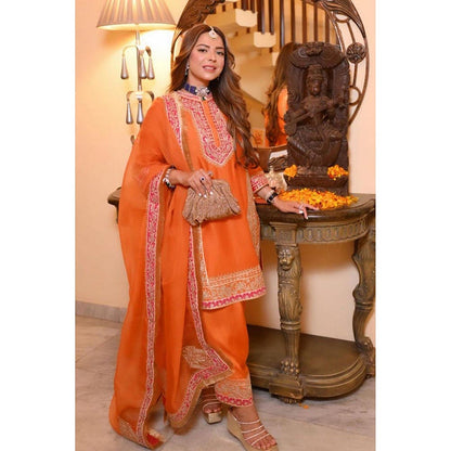 Sheetal Batra Chandni Girdhar In Naayaab - Orange Short Kurta With Salwar And Dupatta