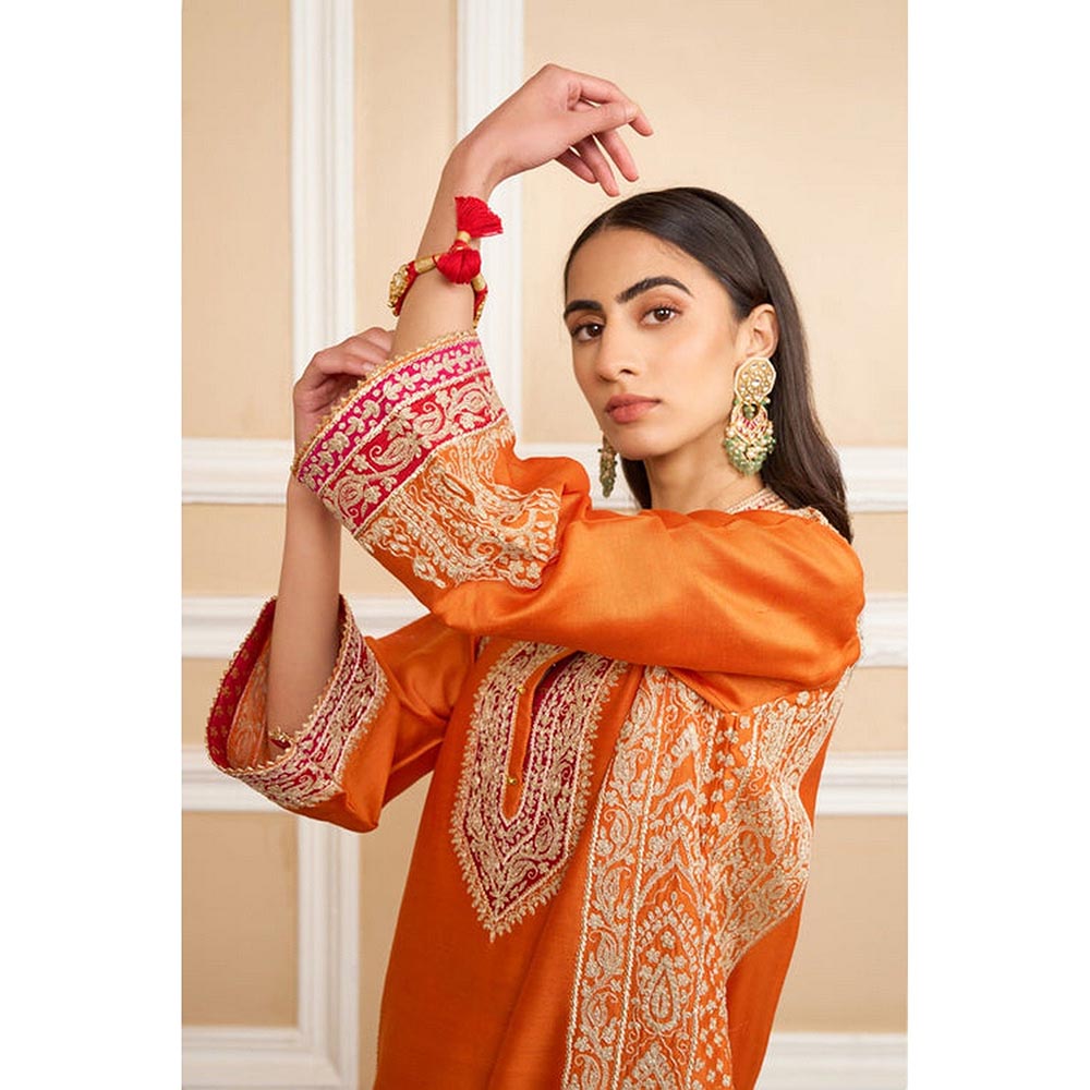 Sheetal Batra Chandni Girdhar In Naayaab - Orange Short Kurta With Salwar And Dupatta