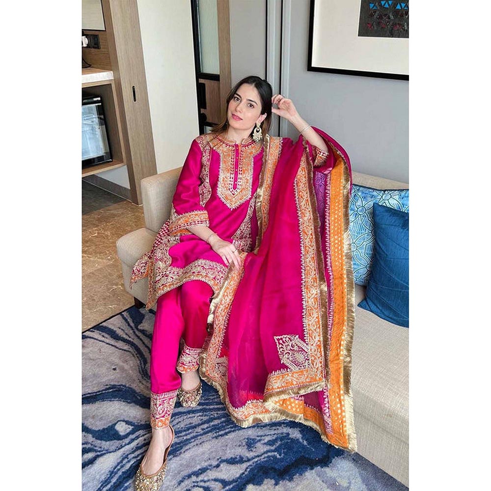 Sheetal Batra Jannat Khan In Naayaab - Hot Pink Short Kurta With Salwar And Dupatta
