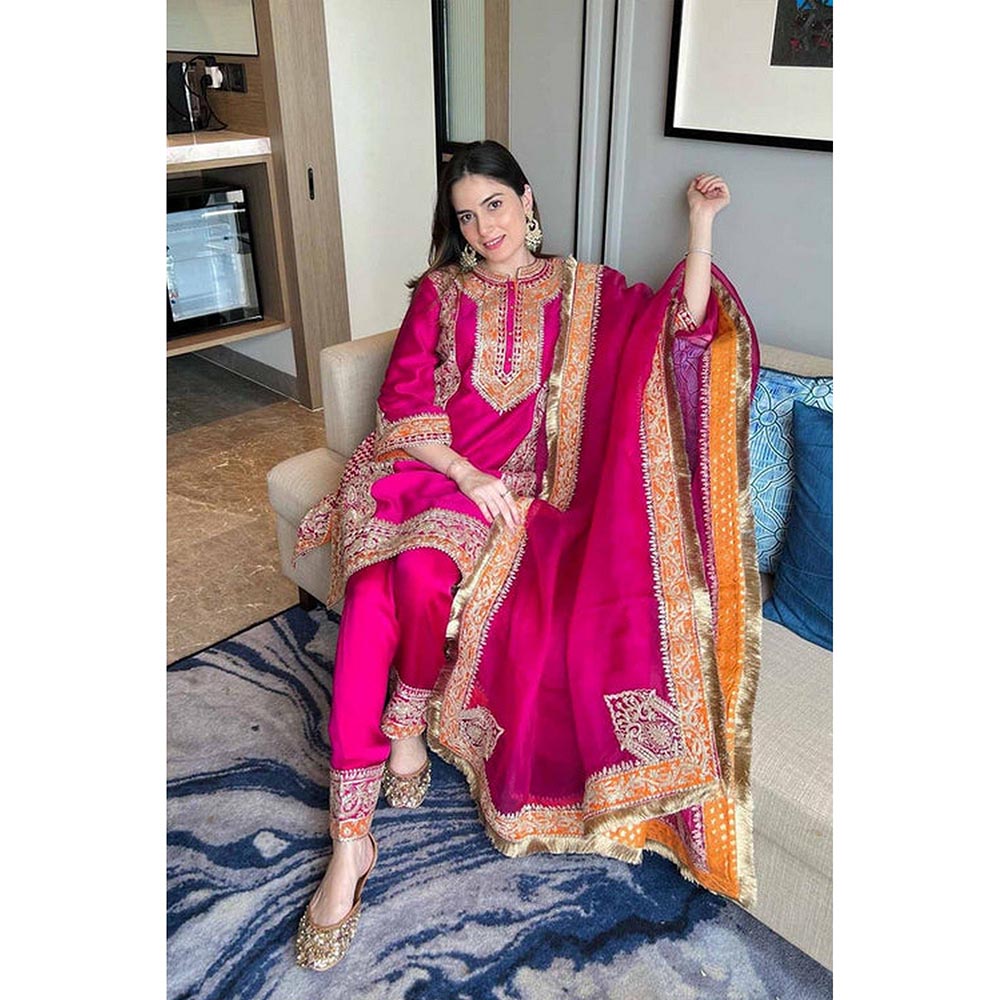 Sheetal Batra Jannat Khan In Naayaab - Hot Pink Short Kurta With Salwar And Dupatta