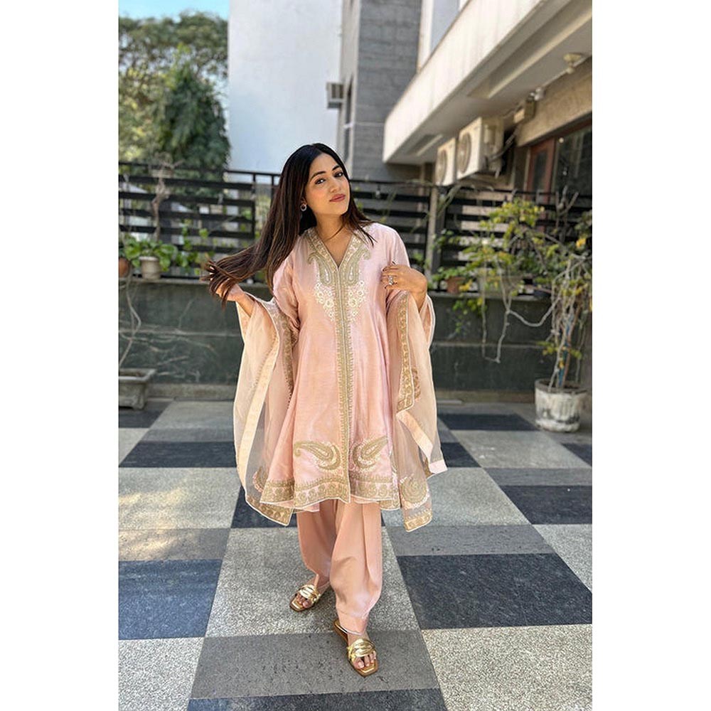 Sheetal Batra Anisha Sethi Fajr - Blush Pink Short Anarkali Kurta With Churidar And Dupatta