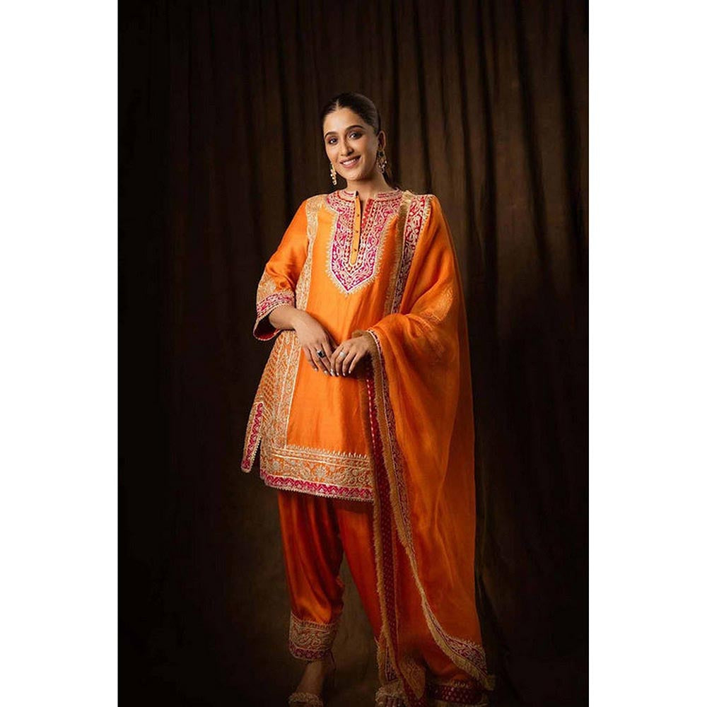 Sheetal Batra Nimrit Ahluwalia In Naayaab - Orange Short Kurta With Salwar And Dupatta