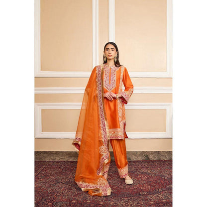 Sheetal Batra Nimrit Ahluwalia In Naayaab - Orange Short Kurta With Salwar And Dupatta