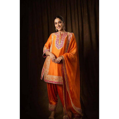Sheetal Batra Nimrit Ahluwalia In Naayaab - Orange Short Kurta With Salwar And Dupatta