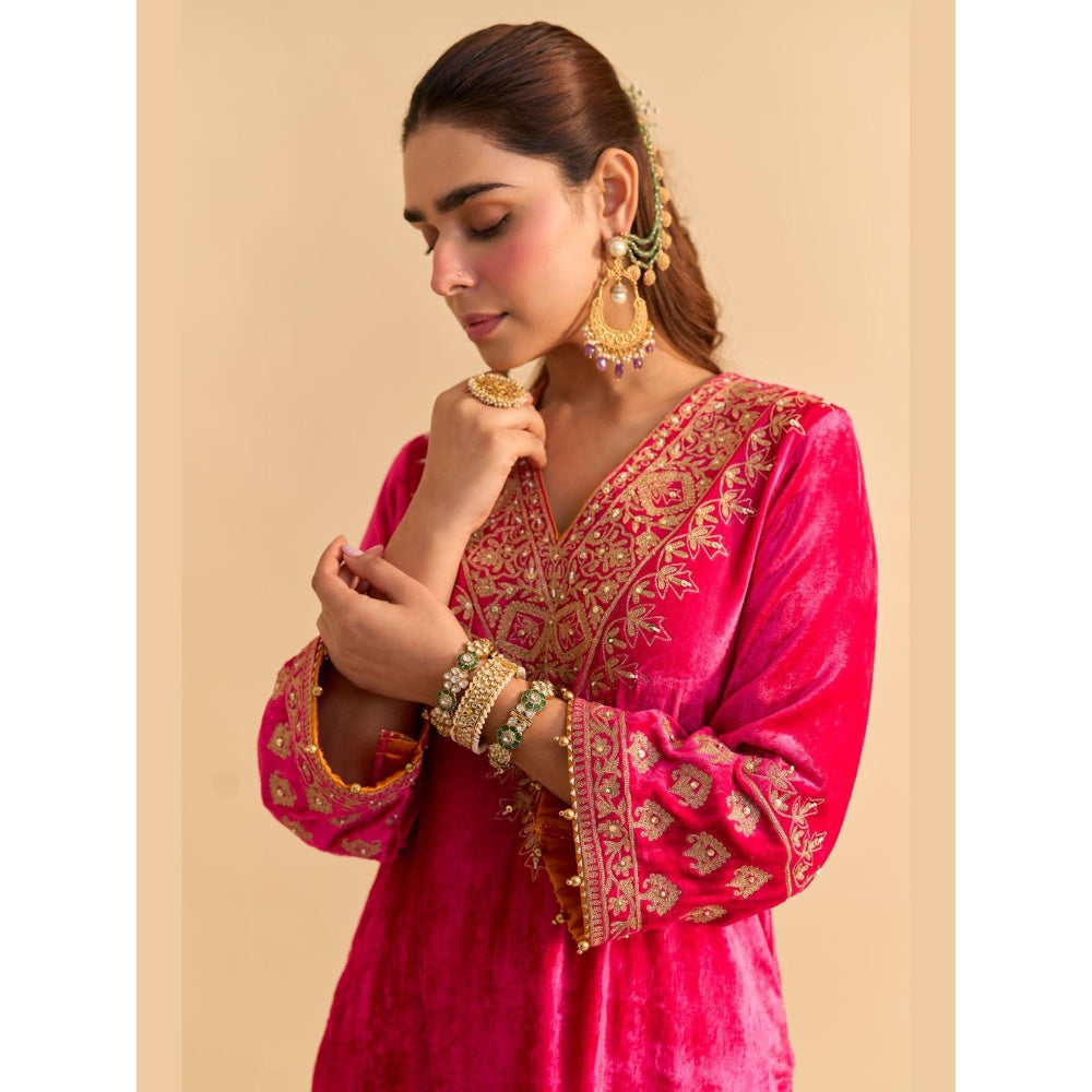 Sheetal Batra Aynaz Pink Embroidered V-Neck Kurta With Salwar and Dupatta