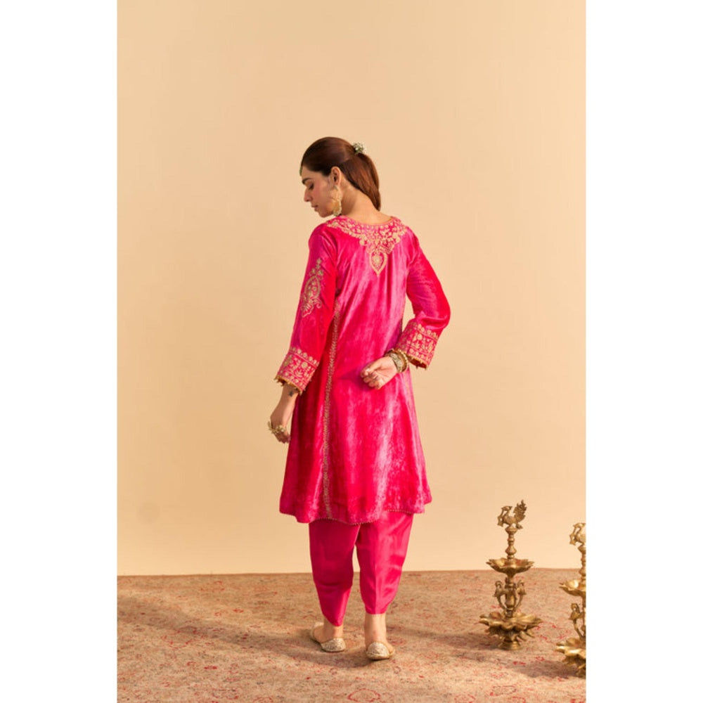 Sheetal Batra Ziara Pink Velvet Embroidered Kurta With Dhoti