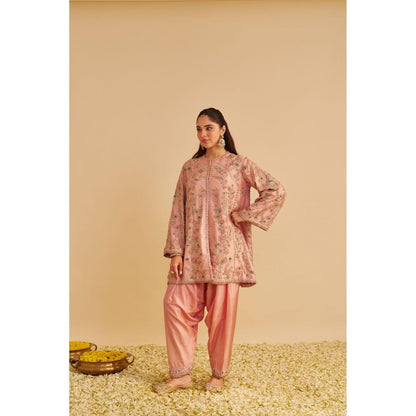 Sheetal Batra Alira Dabka Zardozi Embroidered Peach Kurta with Salwar and Dupatta
