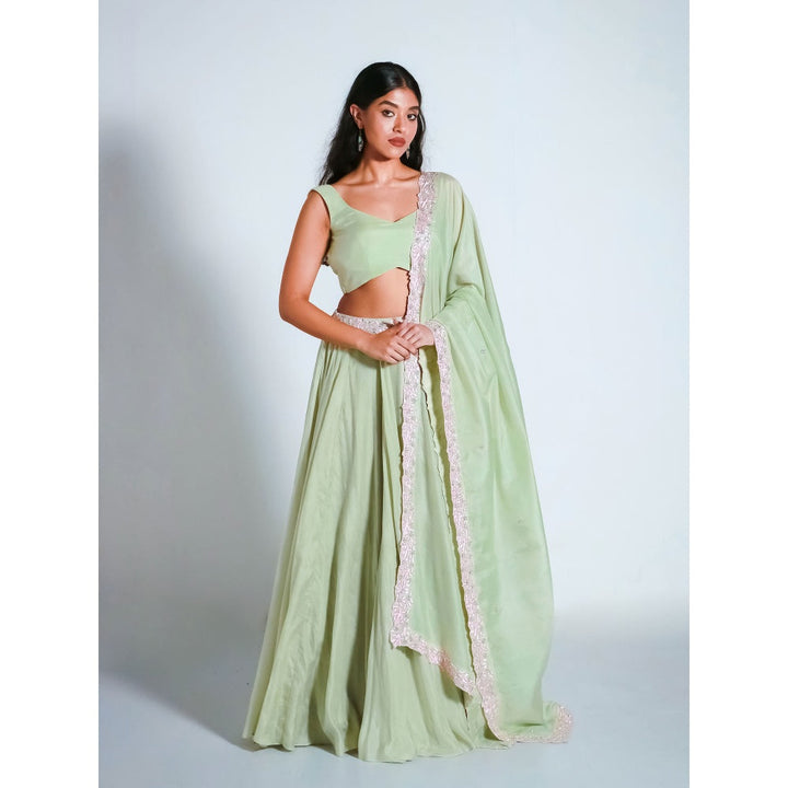 Shahmeen Husain Green Embroidered Lehenga And Choli With Dupatta (Set of 3)