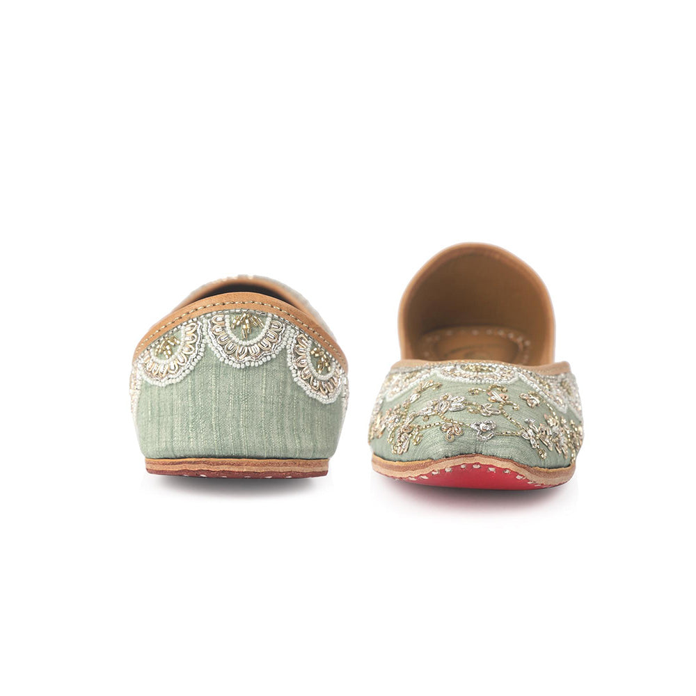 Shilpsutra Women Green Dust Juttis