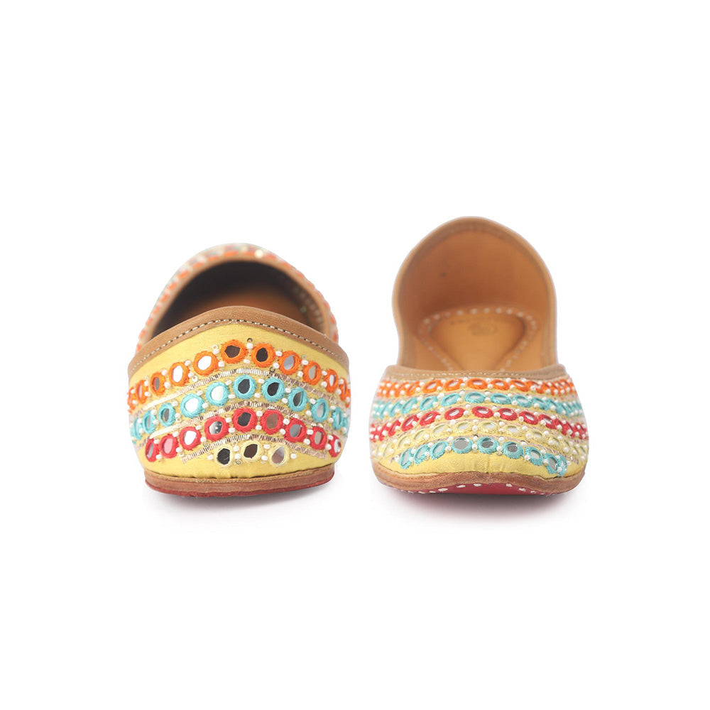 Shilpsutra Women Yellow Rang Darpan Juttis