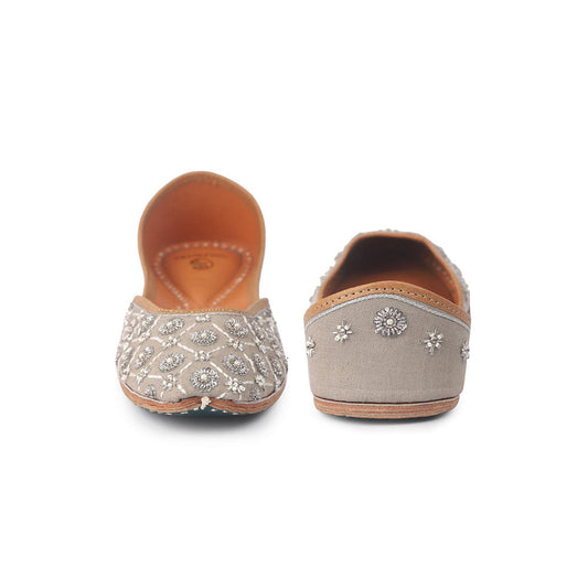 Shilpsutra Women Grey Bliss Juttis