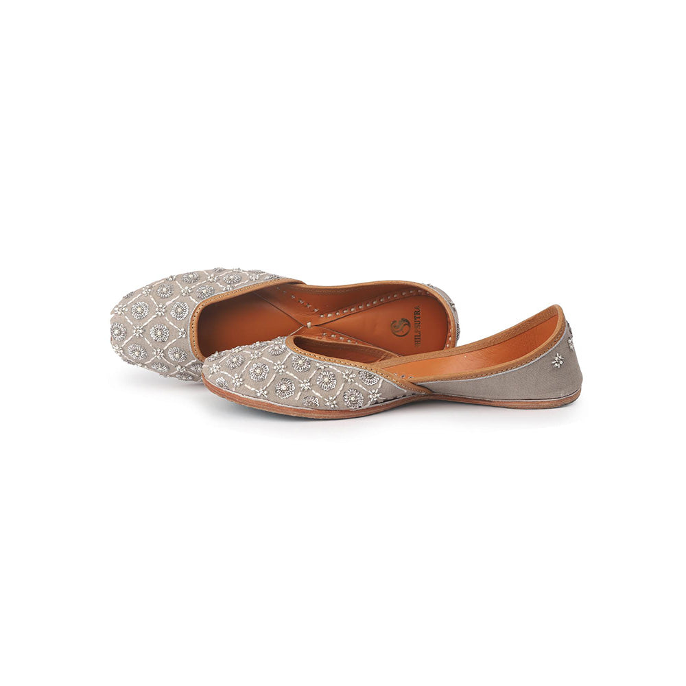 Shilpsutra Women Grey Bliss Juttis