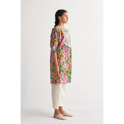 Shivani Bhargava Multihued Gardenia Couching Yoke Cape with Pintuck Pants (Set of 2)