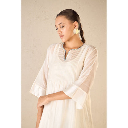 Shivani Bhargava Floral Ivory Kurta with Pant and Dupatta (Set of 3)