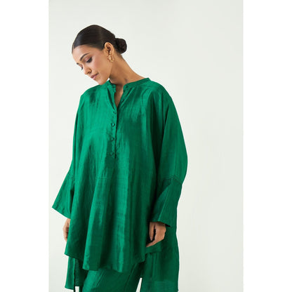 Shivani Bhargava Green Ira Silk Kimono Kurta with Pant (Set of 2)