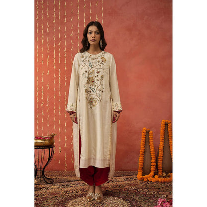 Shivani Bhargava Gehna Ivory Silk Embroidered Kurta with Dhoti and Dupatta (Set of 3)