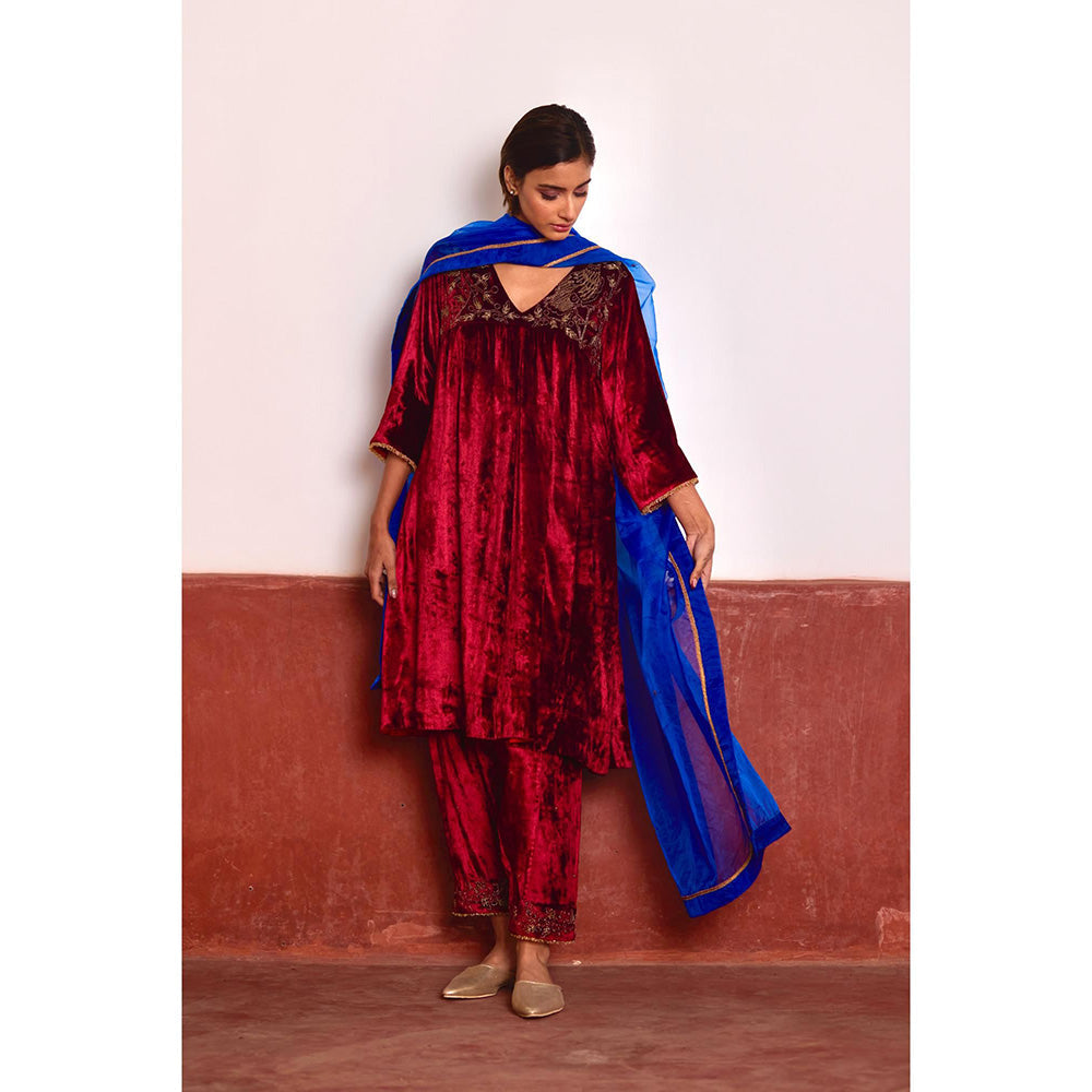 SHORSHE Blue Organza dupatta with delicate embroidery
