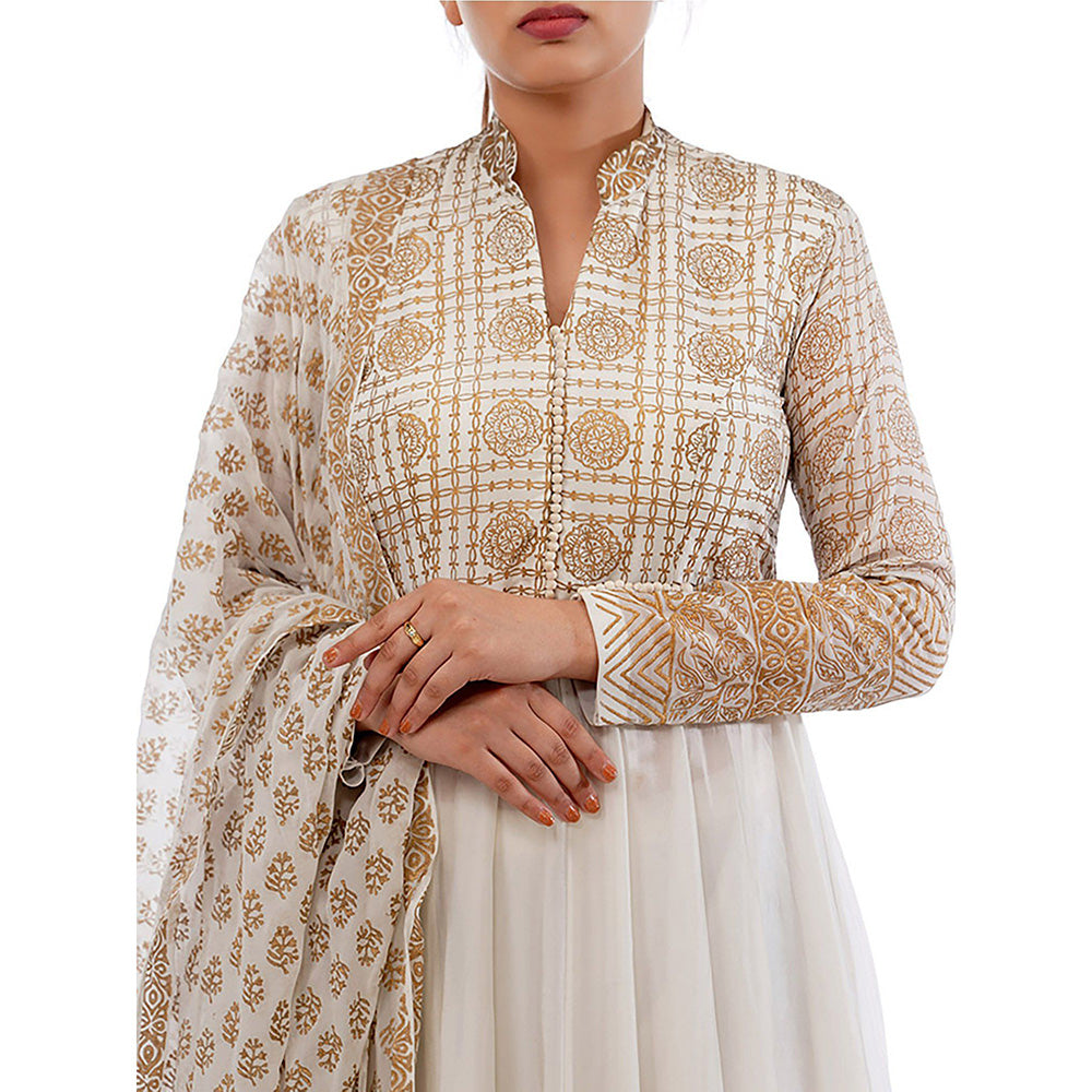 Shruti S Off White Metallic Printed Anarkali (Set of 3)