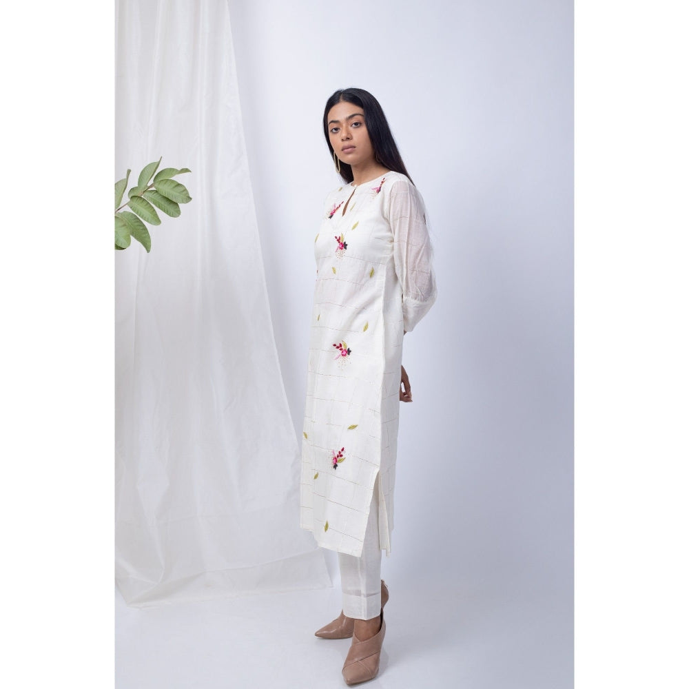 Silai Studio Sufiyan White Kurta Pants with Dupatta (Set of 3)