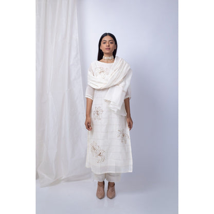 Silai Studio White Lilies Kurta Pants with Dupatta (Set of 3)
