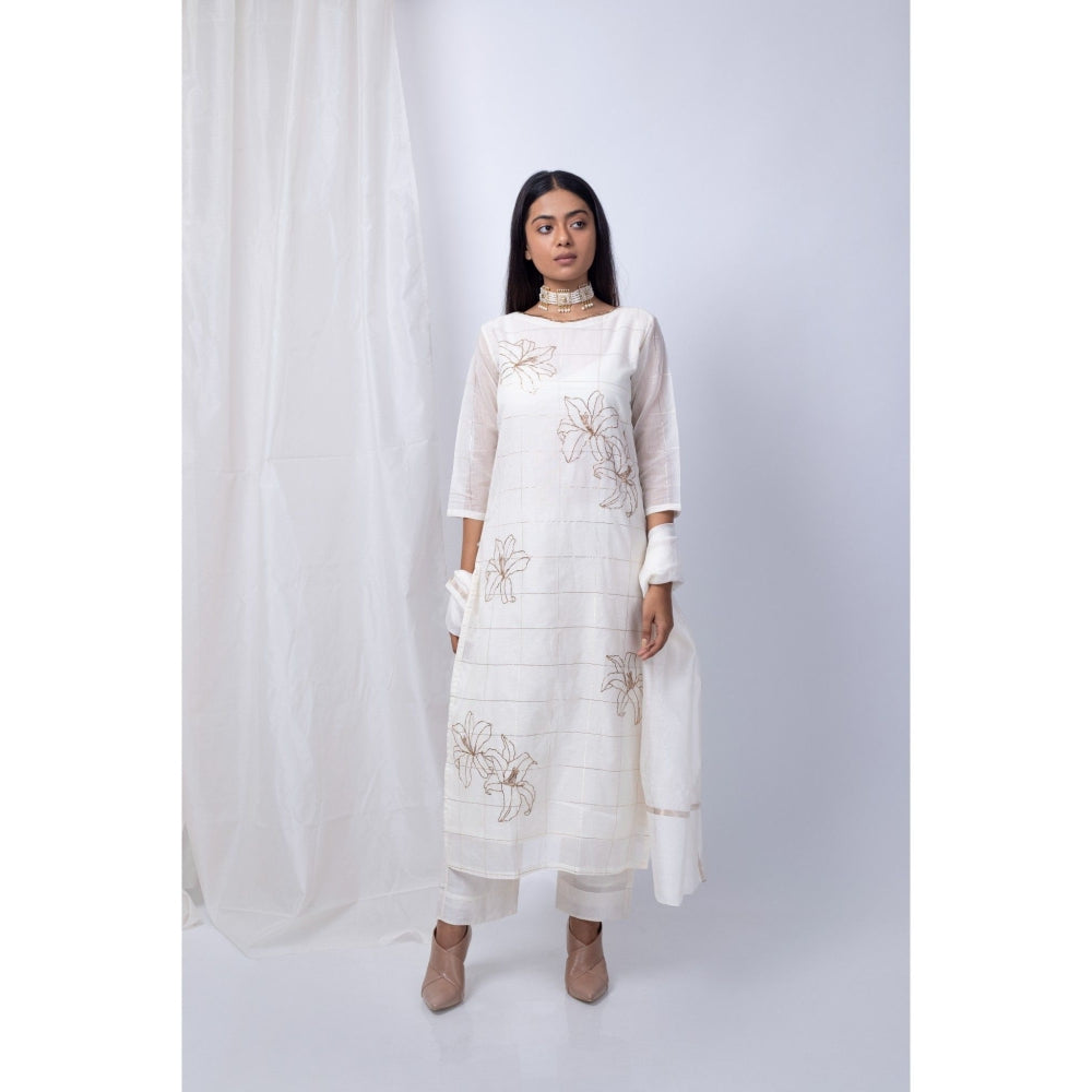Silai Studio White Lilies Kurta Pants with Dupatta (Set of 3)