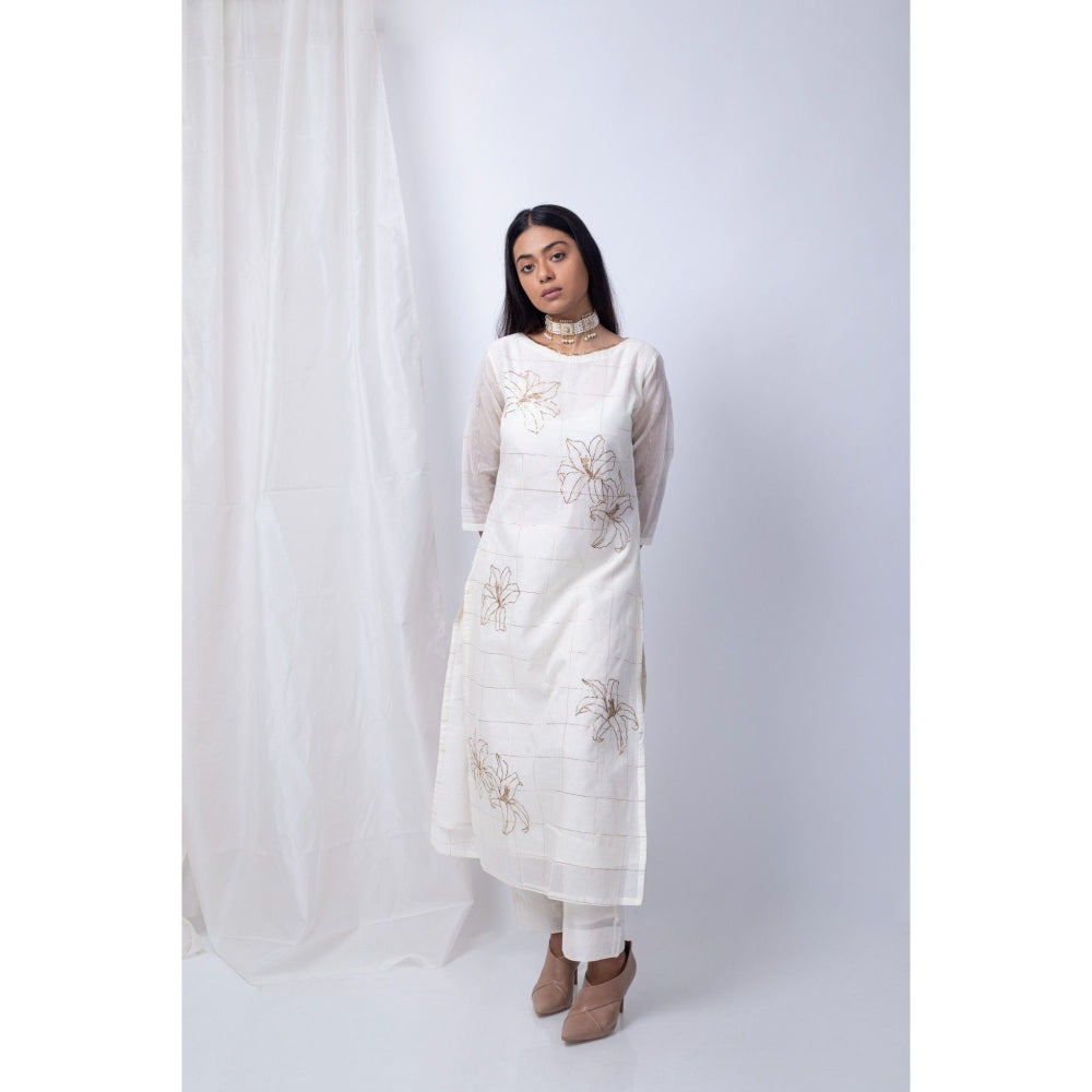 Silai Studio White Lilies Kurta Pants with Dupatta (Set of 3)