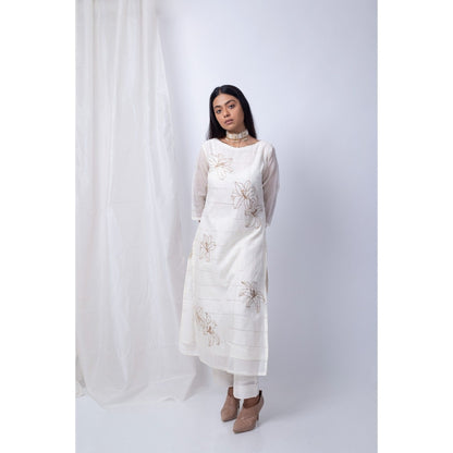 Silai Studio White Lilies Kurta Pants with Dupatta (Set of 3)