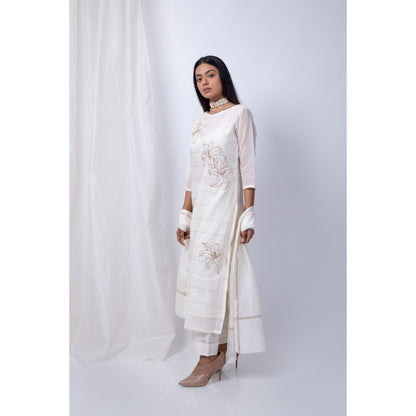 Silai Studio White Lilies Kurta Pants with Dupatta (Set of 3)
