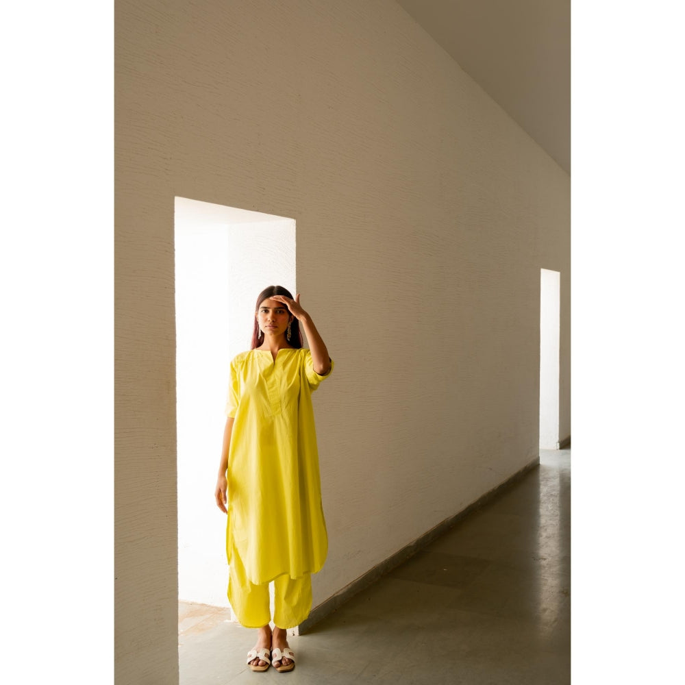 Silai Studio Neembu Yellow Kurta With Pant (Set of 2)