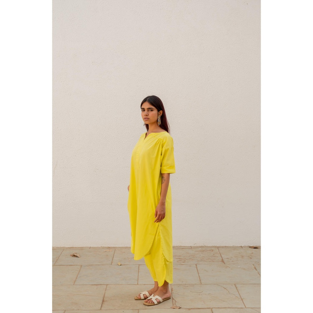 Silai Studio Neembu Yellow Kurta With Pant (Set of 2)