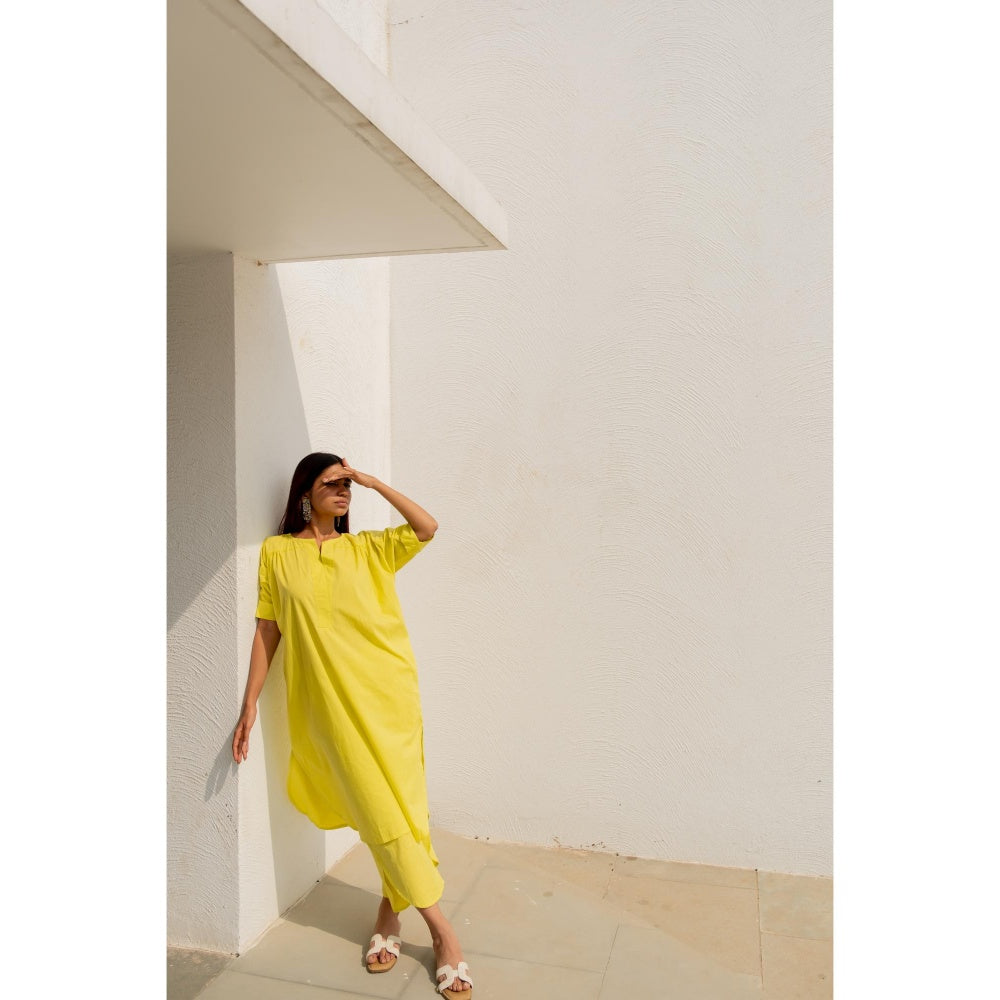 Silai Studio Neembu Yellow Kurta With Pant (Set of 2)