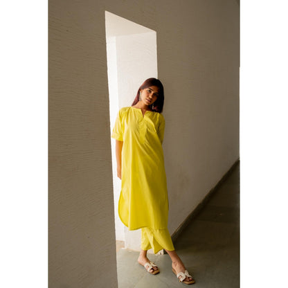 Silai Studio Neembu Yellow Kurta With Pant (Set of 2)