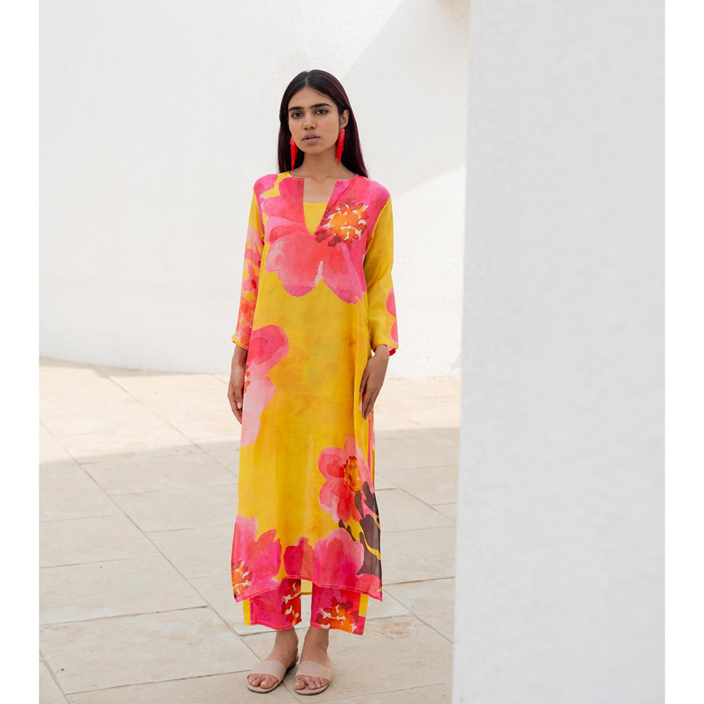 Silai Studio Tuscany Flowers Kurta with Pant and Inner (Set of 3)