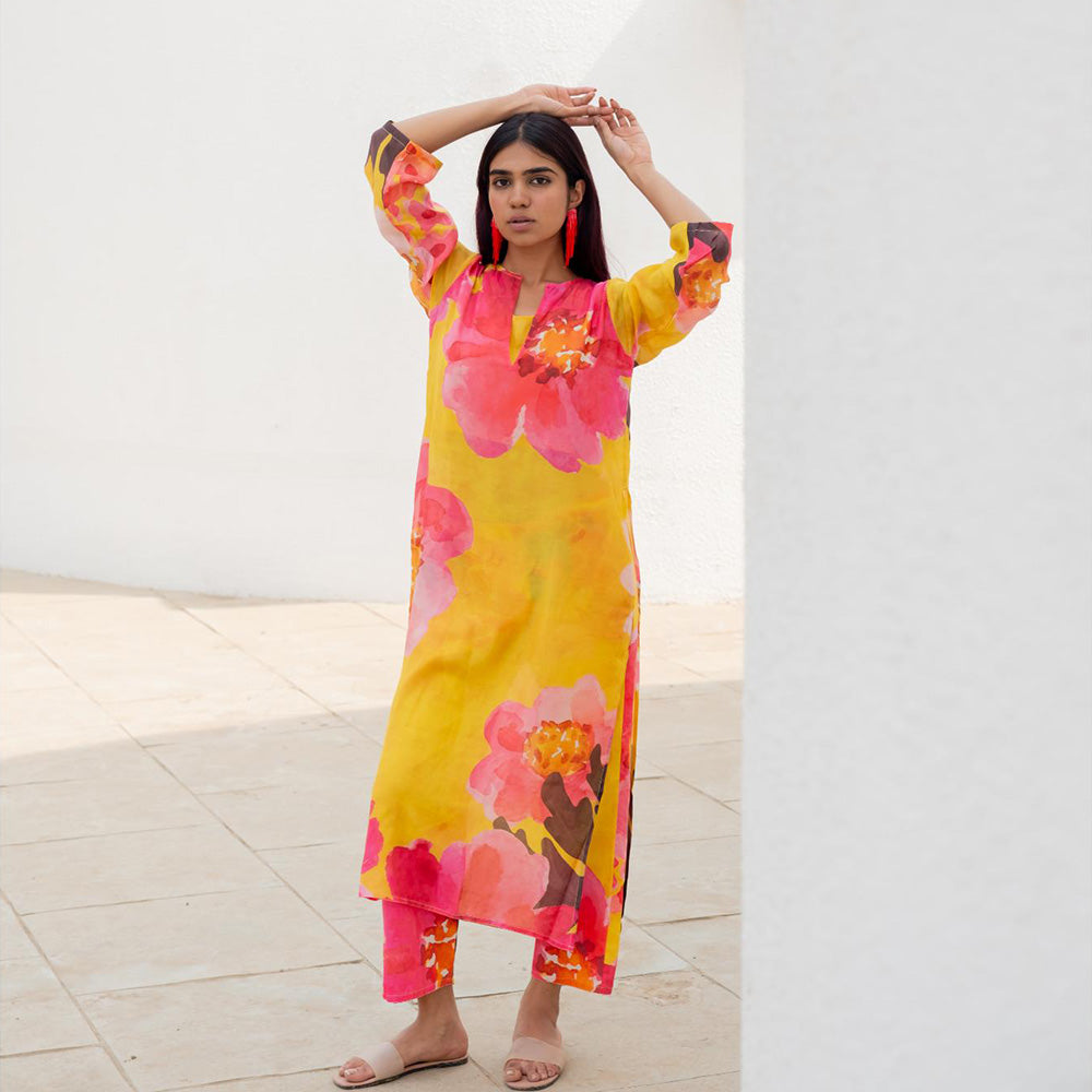 Silai Studio Tuscany Flowers Kurta with Pant and Inner (Set of 3)