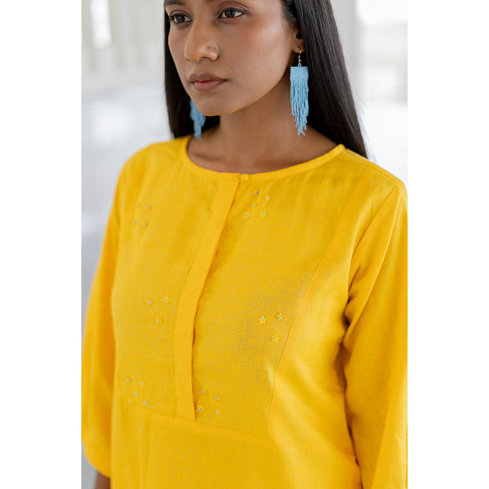 Silai Studio Sunflower Yellow Kurta and Pant (Set of 2)