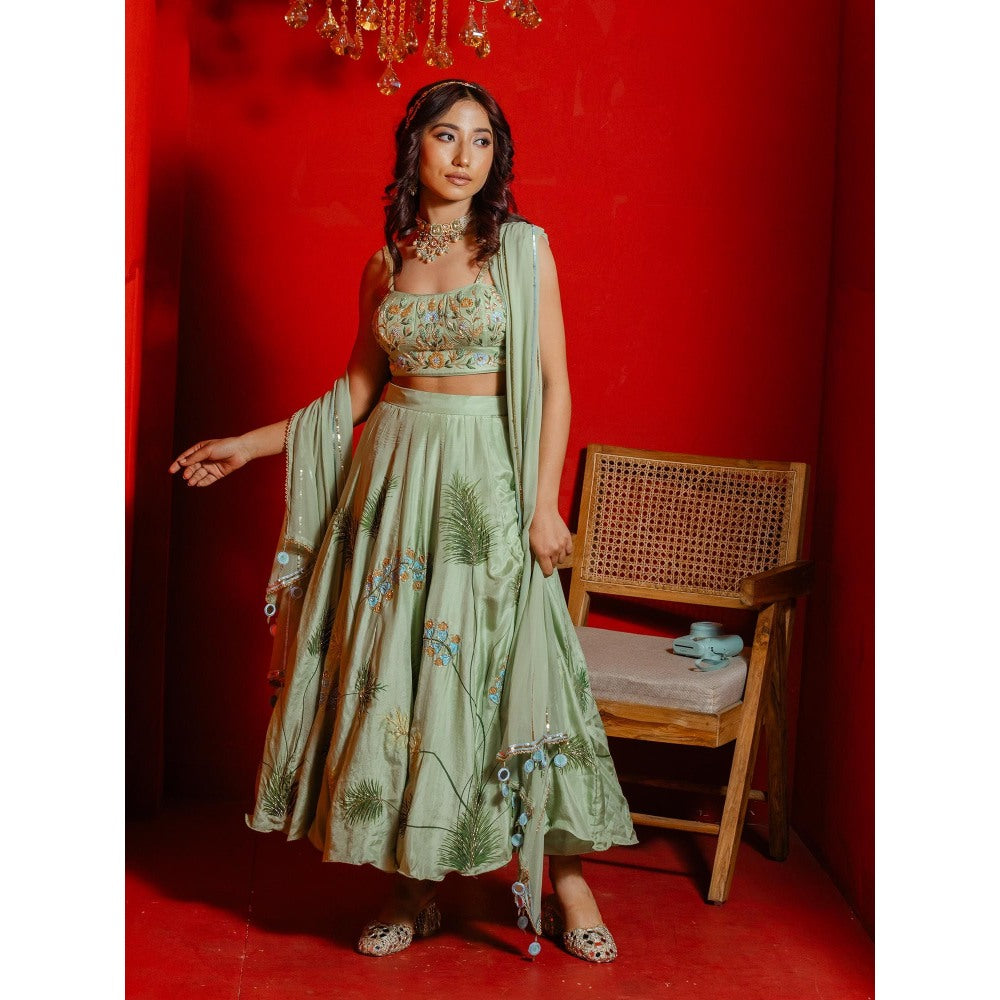 Simmi Guntaj Green Short Hand painted Lehenga with Blouse and Dupatta (Set of 3)