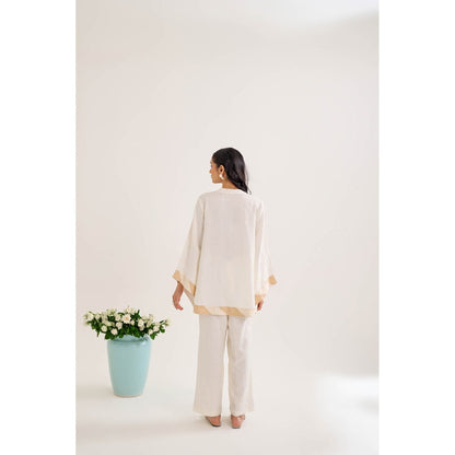 Siyona by Ankurita White Mogra Co-Ord (Set of 2)